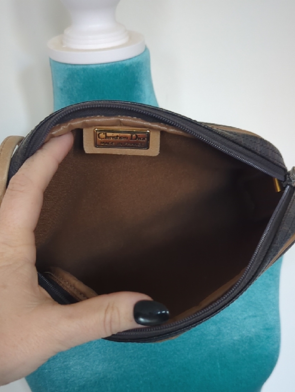 Christian Dior Honeycomb Crossbody - Picture 9 of 11